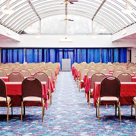 Fern Valley Hotel And Conference Center Louisville Exterior photo